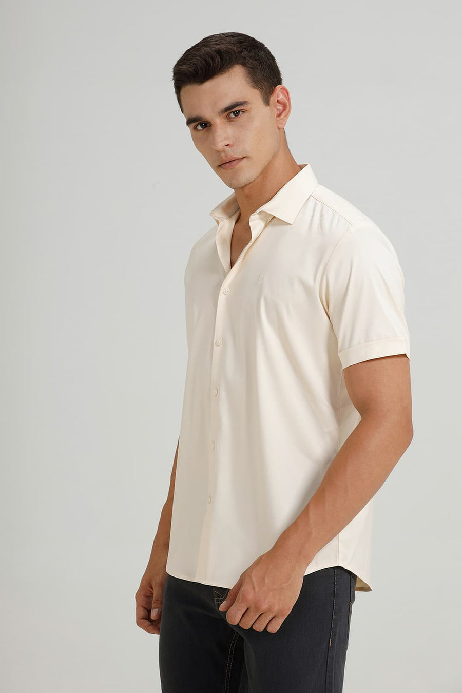 BASICS SLIM FIT BUTTERCREAM BEIGE POLYESTER STRETCH TWILL HALFSLEEVES SHIRT