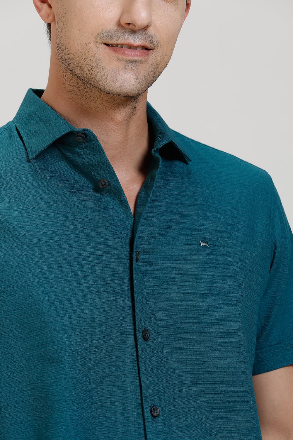 SLIM FIT COTTON DOBBY WEFT STRIPE HALFSLEEVES SHIRT