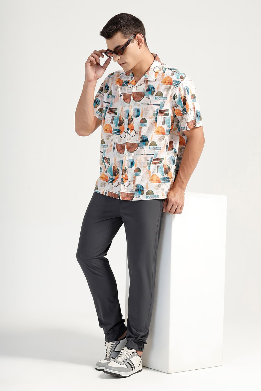RELAXED FIT COTTON VISCOSE DIGITAL PRINTED HALFSLEEVES SHIRT