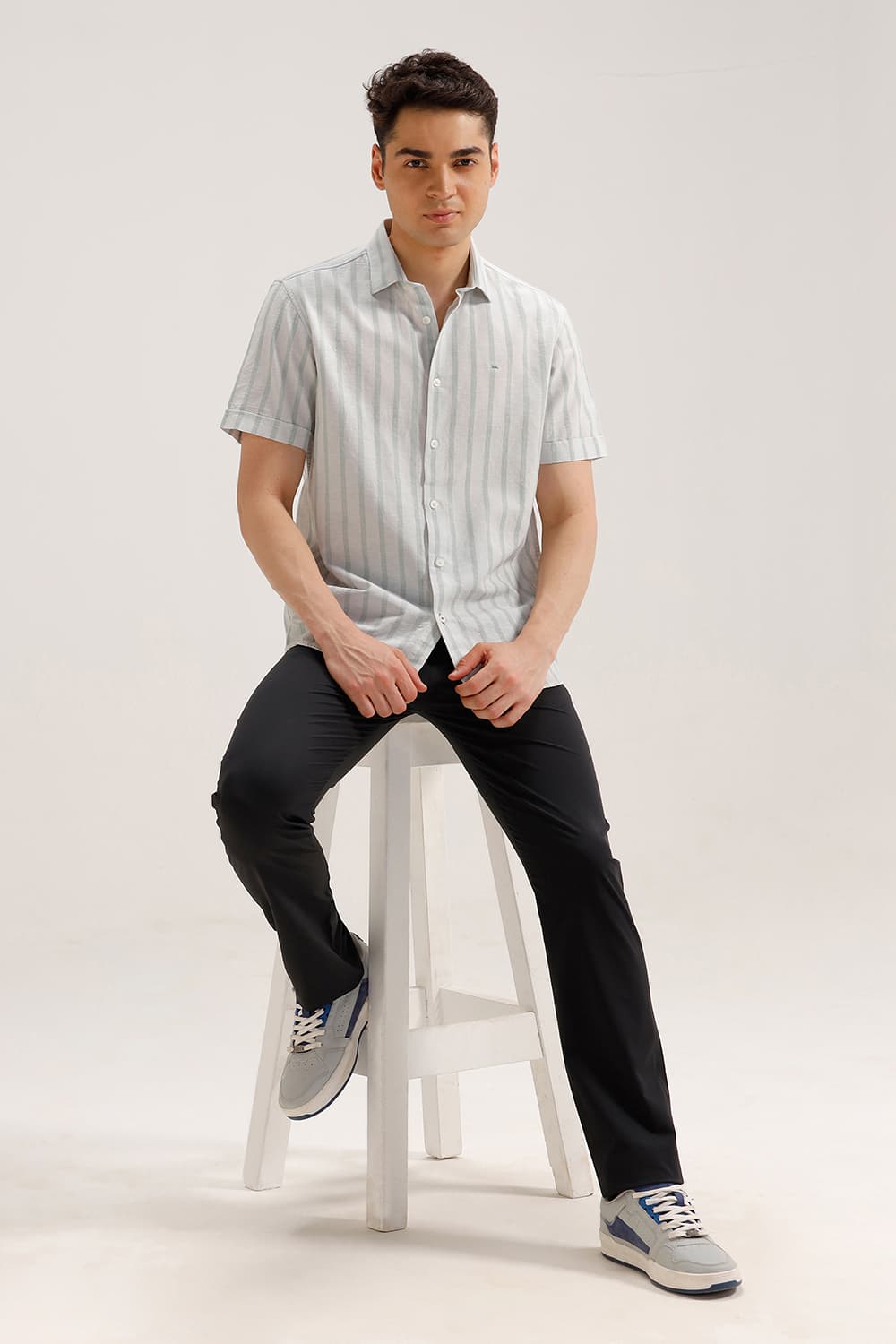 SLIM FIT COTTON LENO DOBBY STRIPE HALFSLEEVES SHIRT