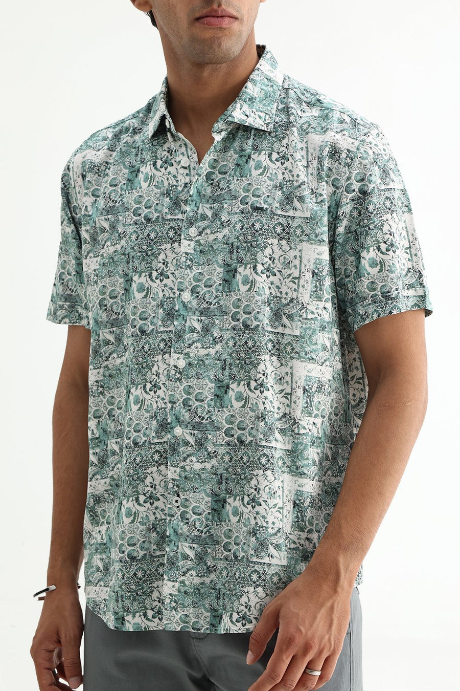 BASICS SLIM FIT NAVY COTTON VISCOSE DIGITAL PRINTED HALFSLEEVES SHIRT