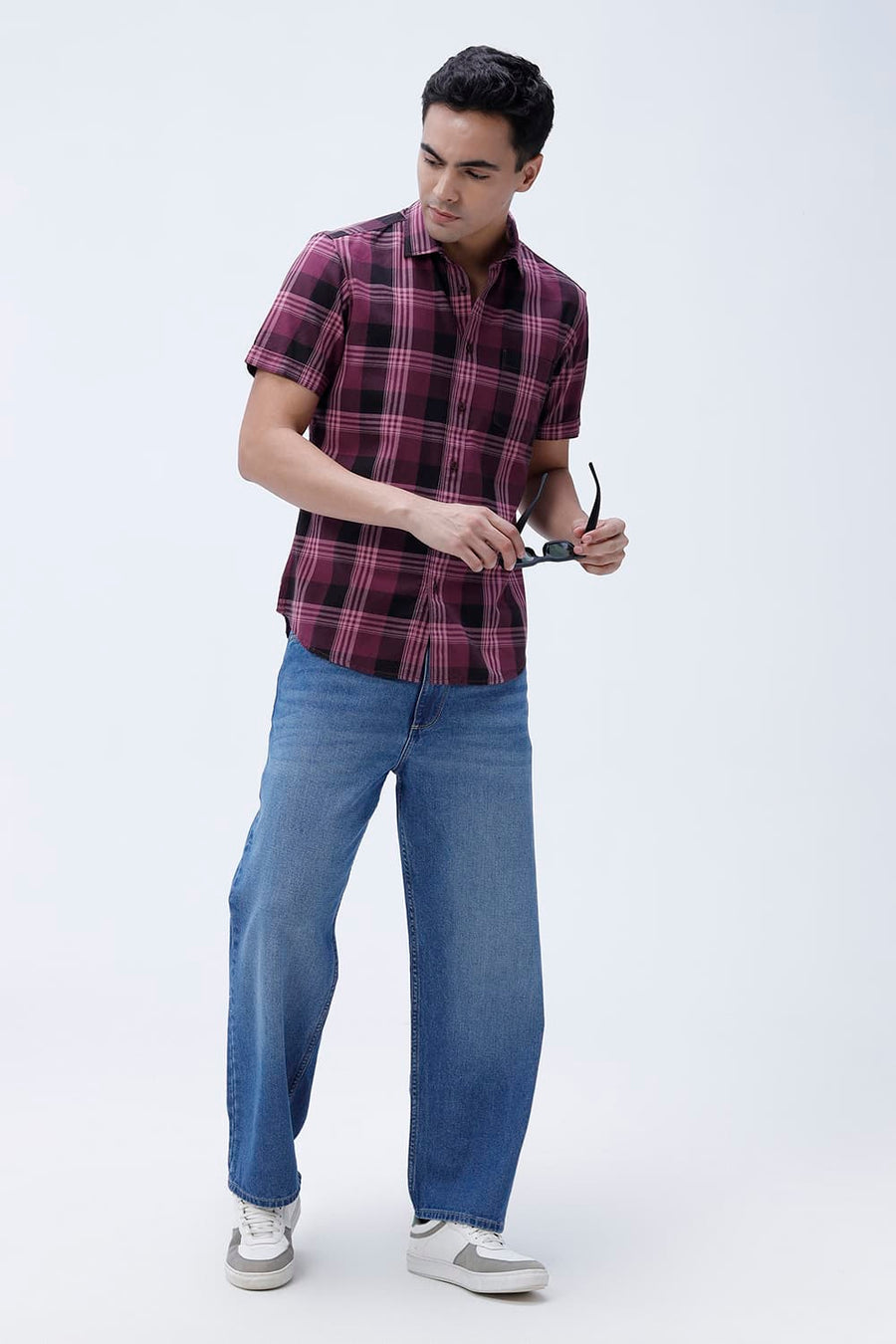 BASICS SLIM FIT LIGHT GREY COTTON TWILL CHECKS HALFSLEEVES SHIRT
