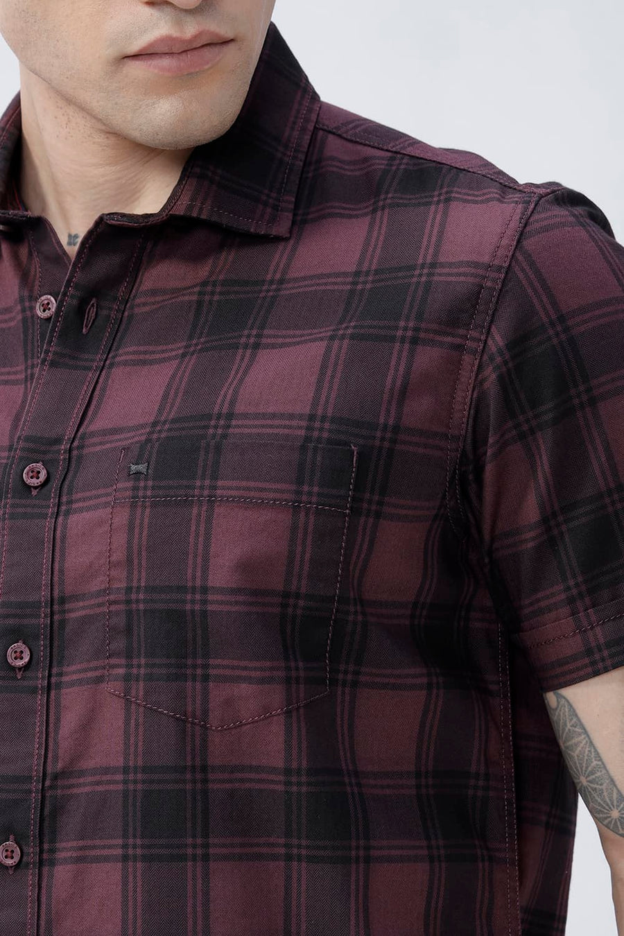 BASICS SLIM FIT BLACK COTTON HERRING BONE CHECKS HALFSLEEVES SHIRT