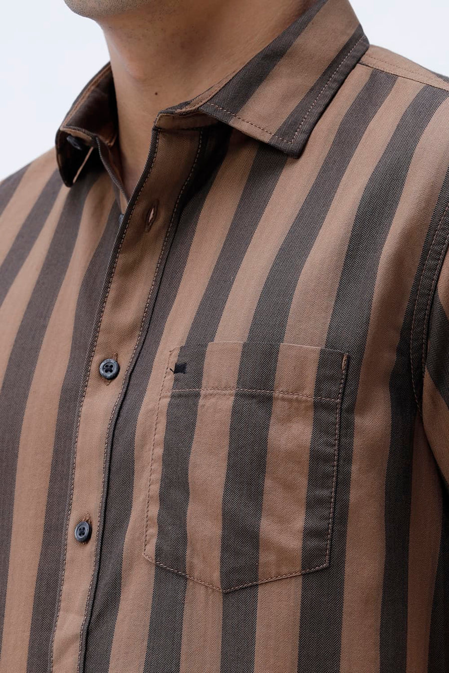 BASICS SLIM FIT BROWN OUT COTTON HERRING BONE STRIPE HALFSLEEVES SHIRT