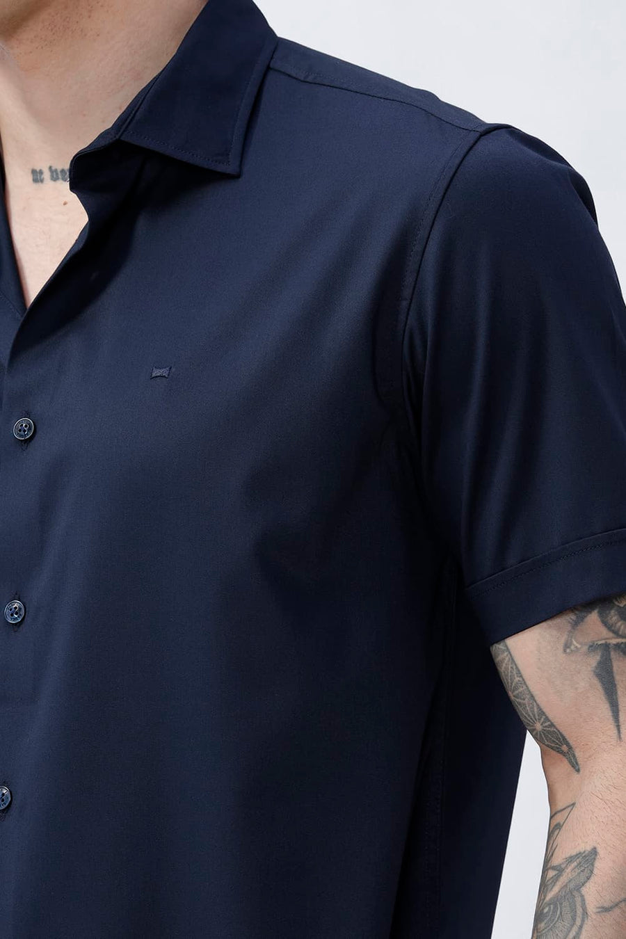 BASICS SLIM FIT  BAMBOO POLYESTER STRETCH HALFSLEEVES SHIRT