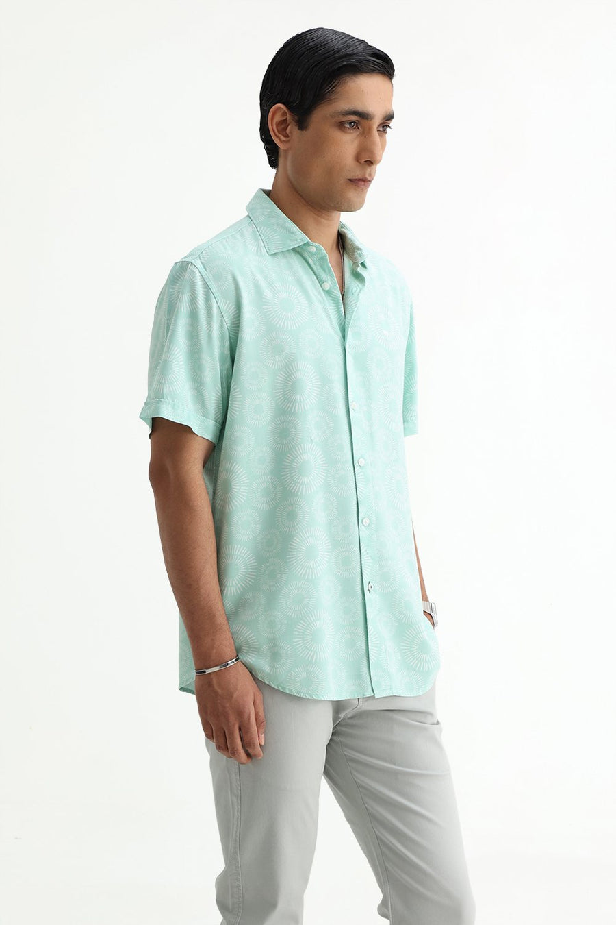 BASICS SLIM FIT  COTTON VISCOSE PRINTED HALFSLEEVES SHIRT