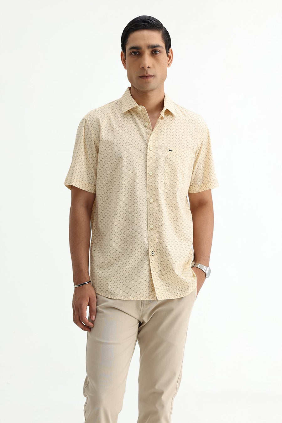 BASICS SLIM FIT CORN BEIGE COTTON POPLIN PRINTED HALFSLEEVES SHIRT