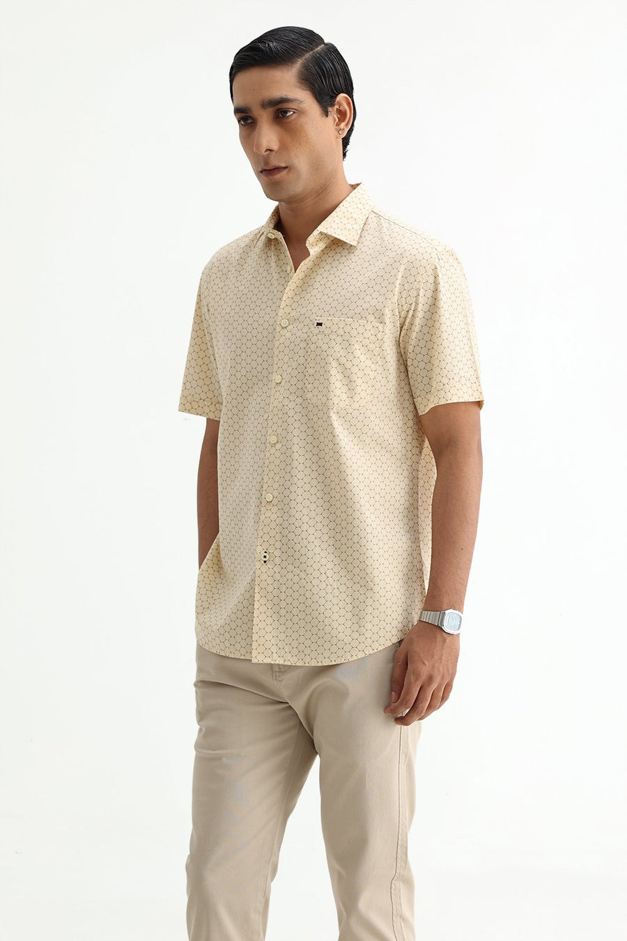 BASICS SLIM FIT CORN BEIGE COTTON POPLIN PRINTED HALFSLEEVES SHIRT
