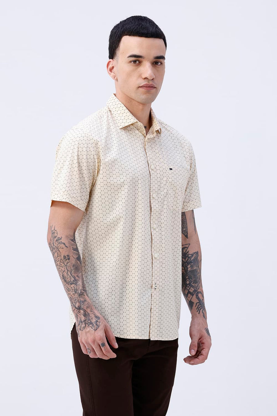 BASICS SLIM FIT CORN BEIGE COTTON POPLIN PRINTED HALFSLEEVES SHIRT