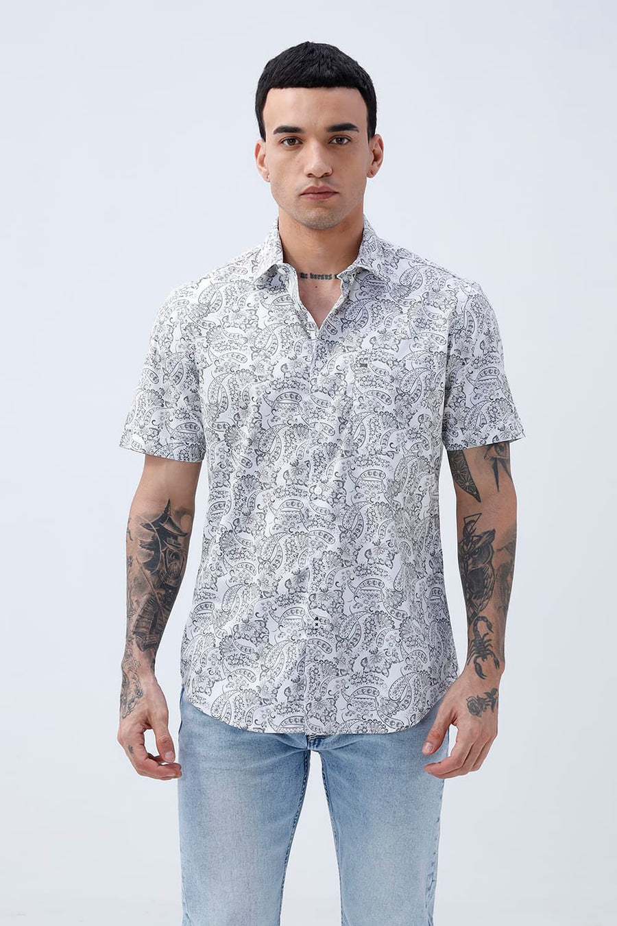 BASICS SLIM FIT SILVER WHITE COTTON POPLIN PRINTED HALFSLEEVES SHIRT