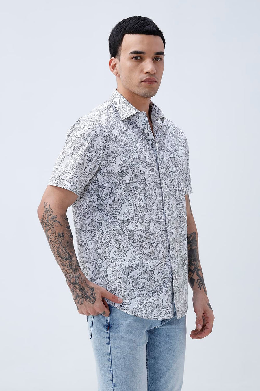BASICS SLIM FIT SILVER WHITE COTTON POPLIN PRINTED HALFSLEEVES SHIRT