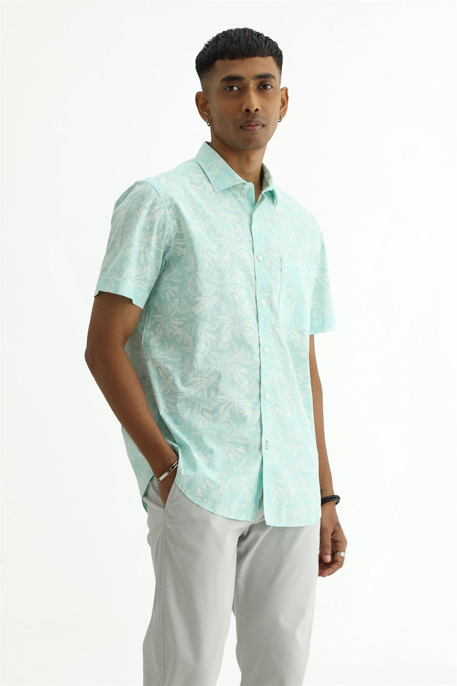 BASICS SLIM FIT MINT GREEN COTTON POPLIN PRINTED HALFSLEEVES SHIRT