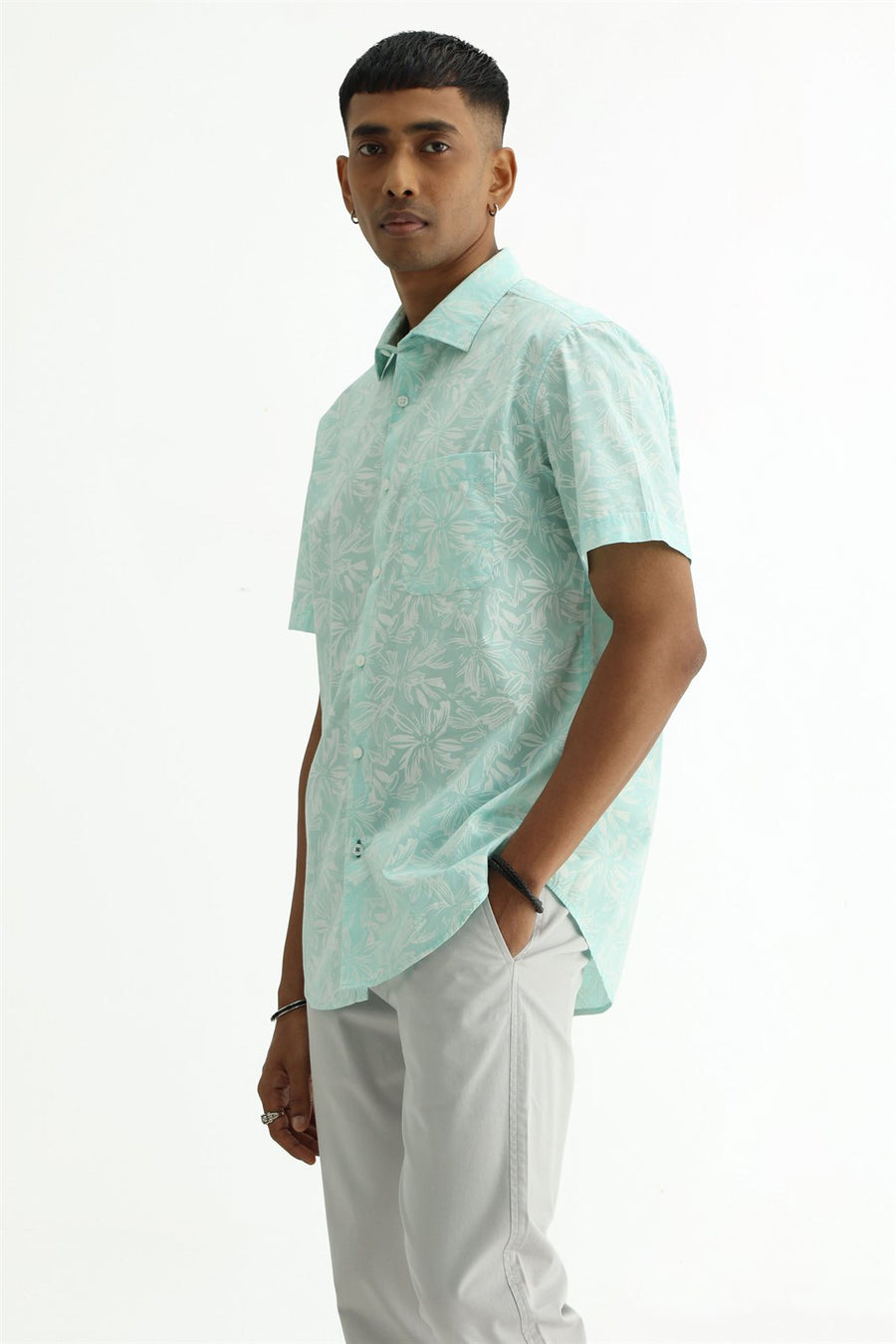 BASICS SLIM FIT MINT GREEN COTTON POPLIN PRINTED HALFSLEEVES SHIRT