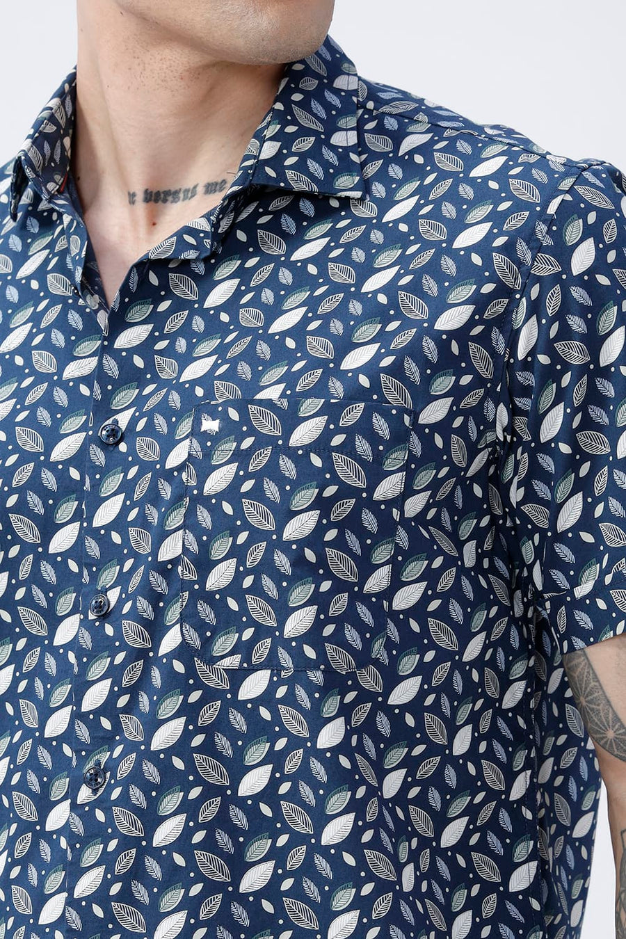 BASICS SLIM FIT MOROCCAN NAVY COTTON POPLIN PRINTED HALFSLEEVES SHIRT