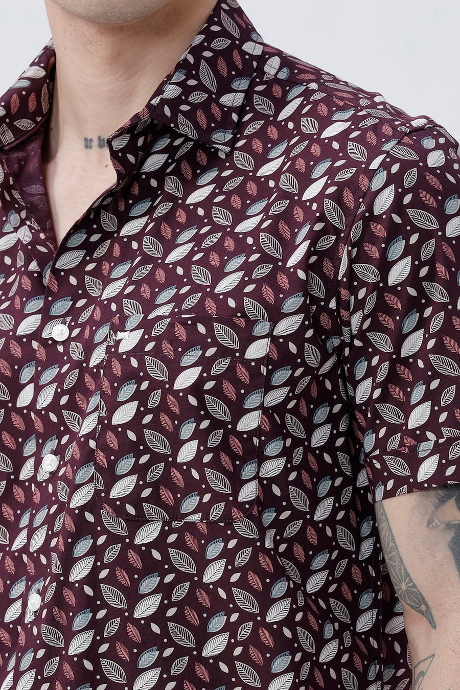 BASICS SLIM FIT BROWN PLUM COTTON POPLIN PRINTED HALFSLEEVES SHIRT