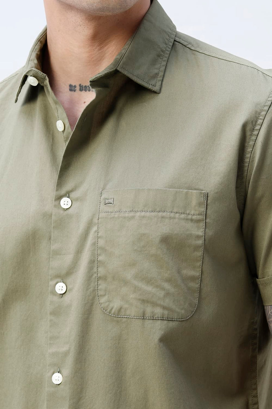 BASICS SLIM FIT LICHEN GREEN COTTON TWILL HALFSLEEVES SHIRT
