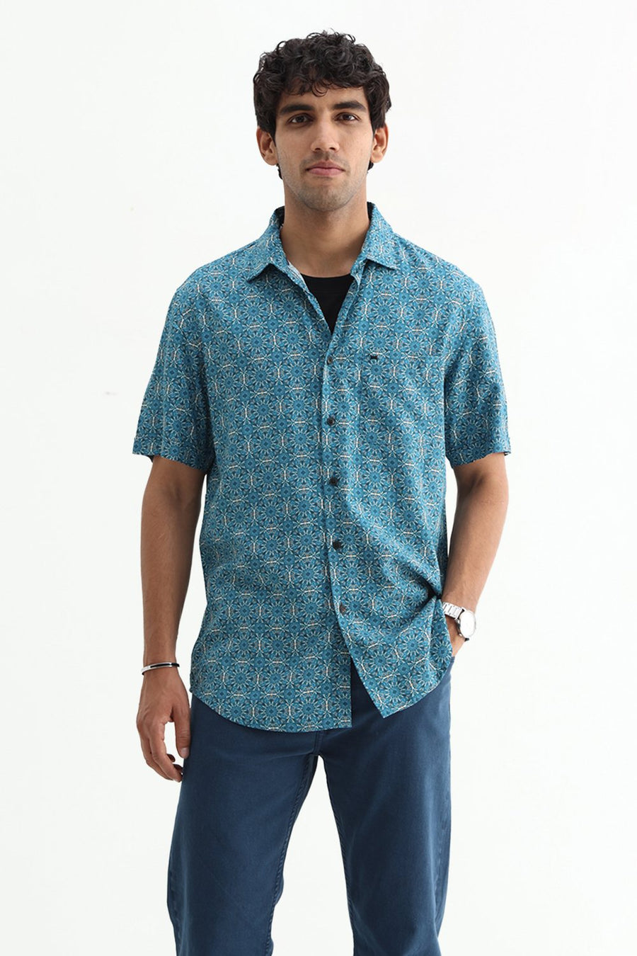 BASICS SLIM FIT  COTTON VISCOSE PRINTED HALFSLEEVES SHIRT
