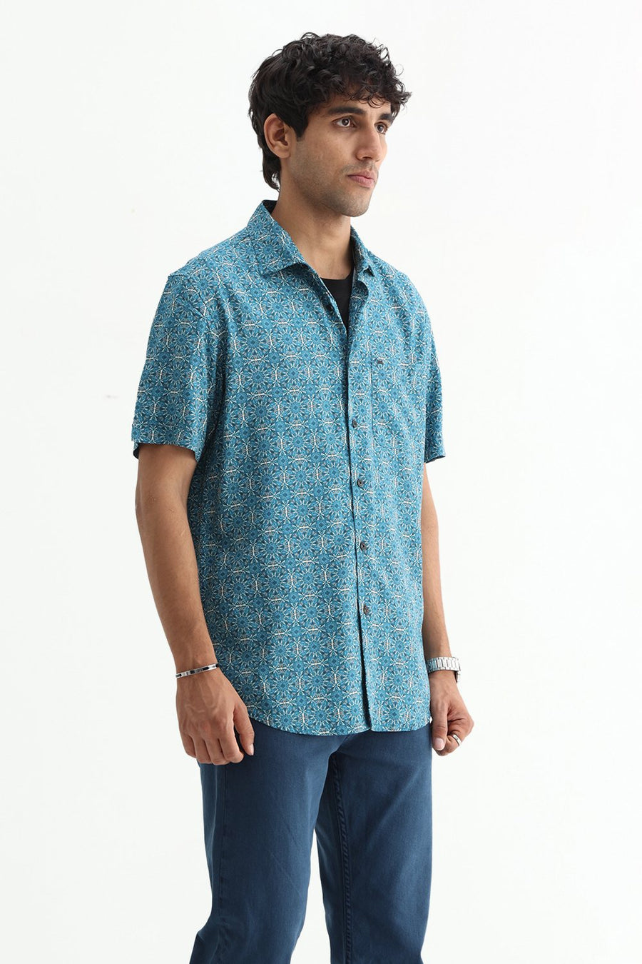 BASICS SLIM FIT  COTTON VISCOSE PRINTED HALFSLEEVES SHIRT