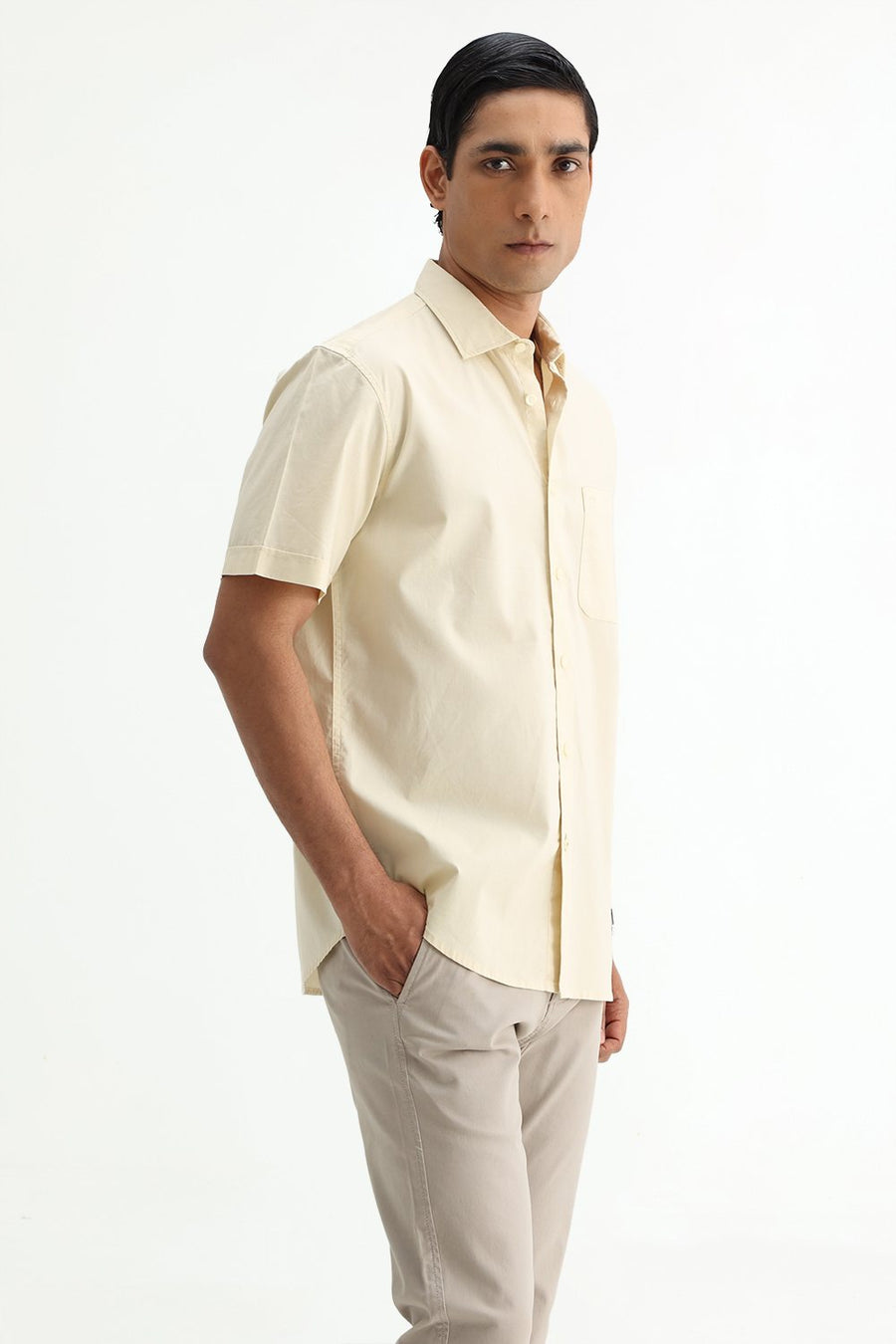 BASICS SLIM FIT  COTTON OXFORD HALFSLEEVES SHIRT