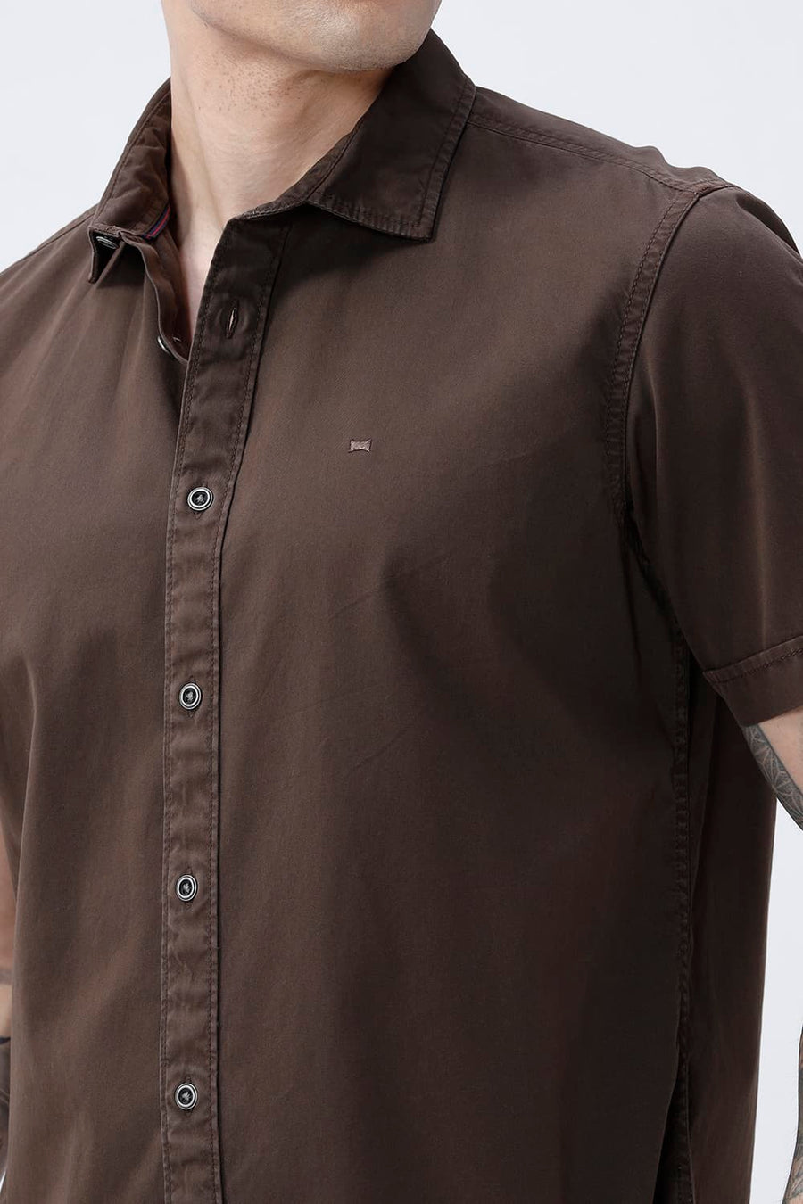 BASICS SLIM FIT MULCH BROWN COTTON TWILL HALFSLEEVES SHIRT