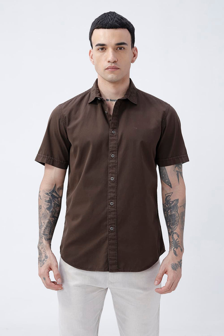 BASICS SLIM FIT MULCH BROWN COTTON TWILL HALFSLEEVES SHIRT
