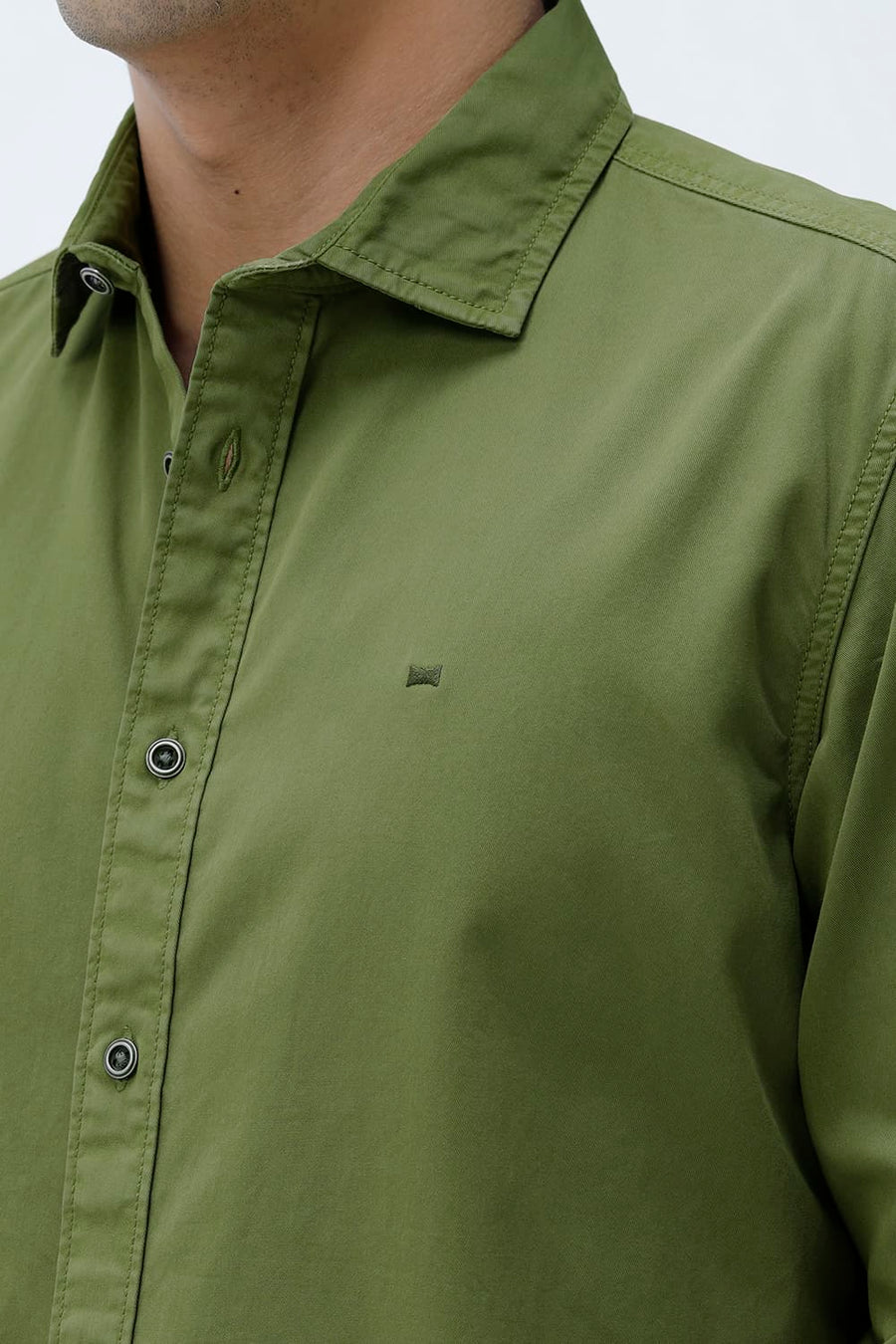 BASICS SLIM FIT PESTO GREEN COTTON TWILL SHIRT