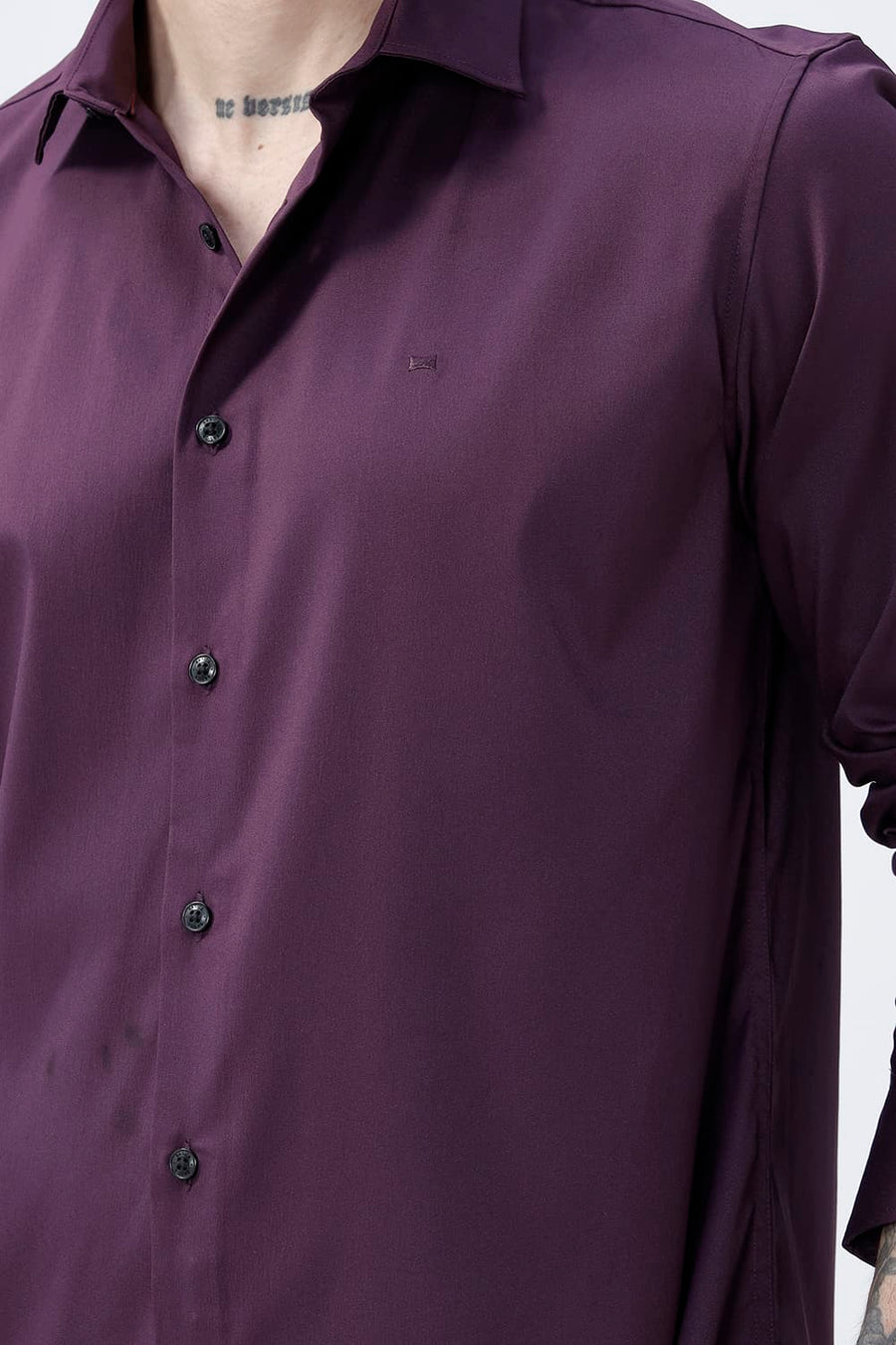BASICS SLIM FIT POTENT WINE POLYESTER STRETCH SHIRT