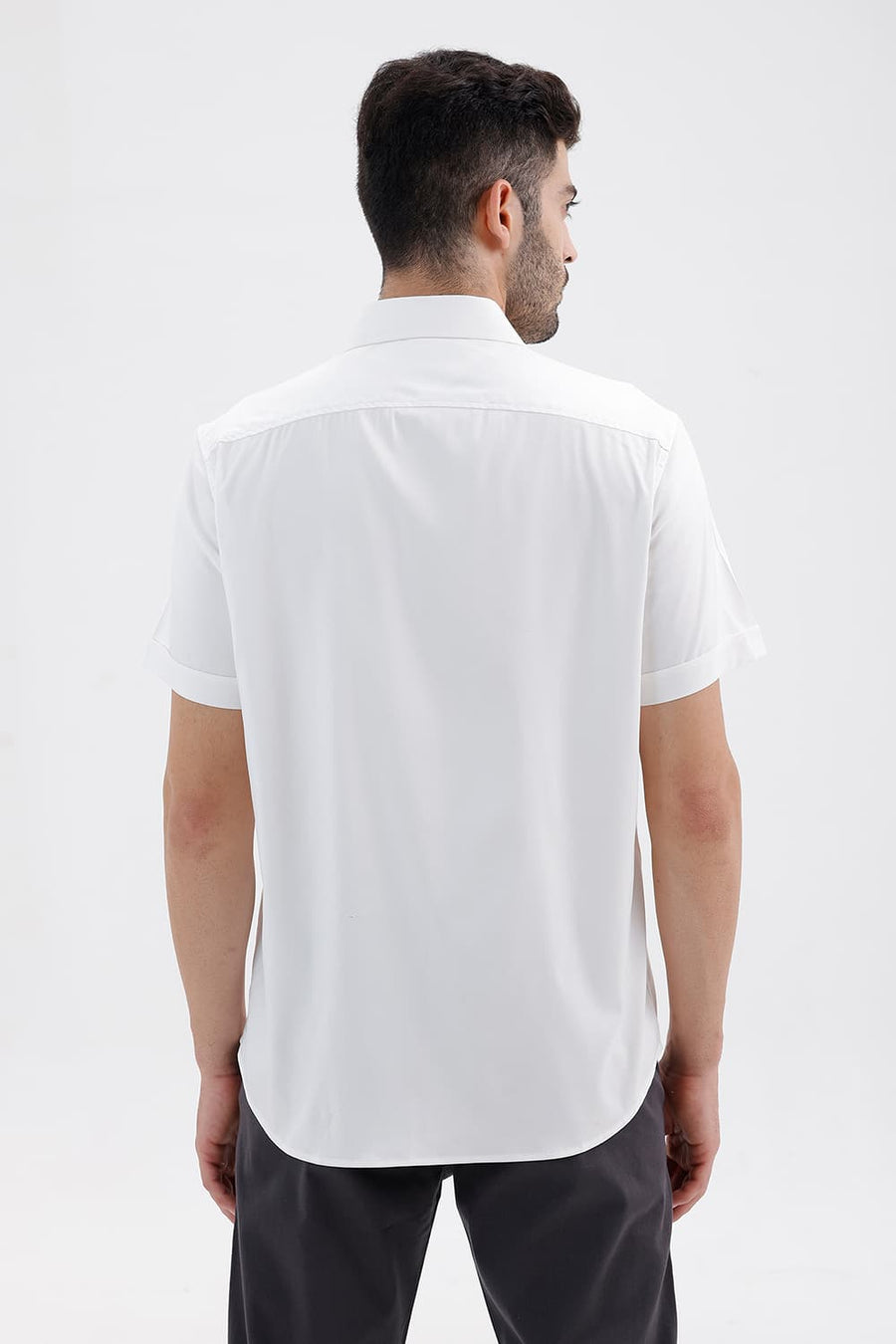BASICS SLIM FIT BRILLIANT WHITE POLYESTER STRETCH TWILL HALFSLEEVES SHIRT