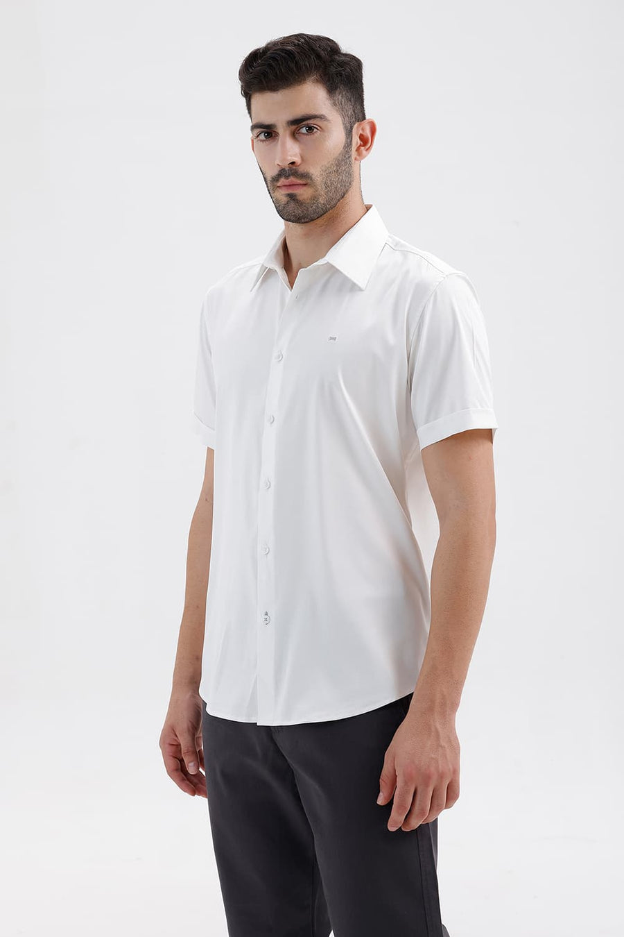 BASICS SLIM FIT BRILLIANT WHITE POLYESTER STRETCH TWILL HALFSLEEVES SHIRT