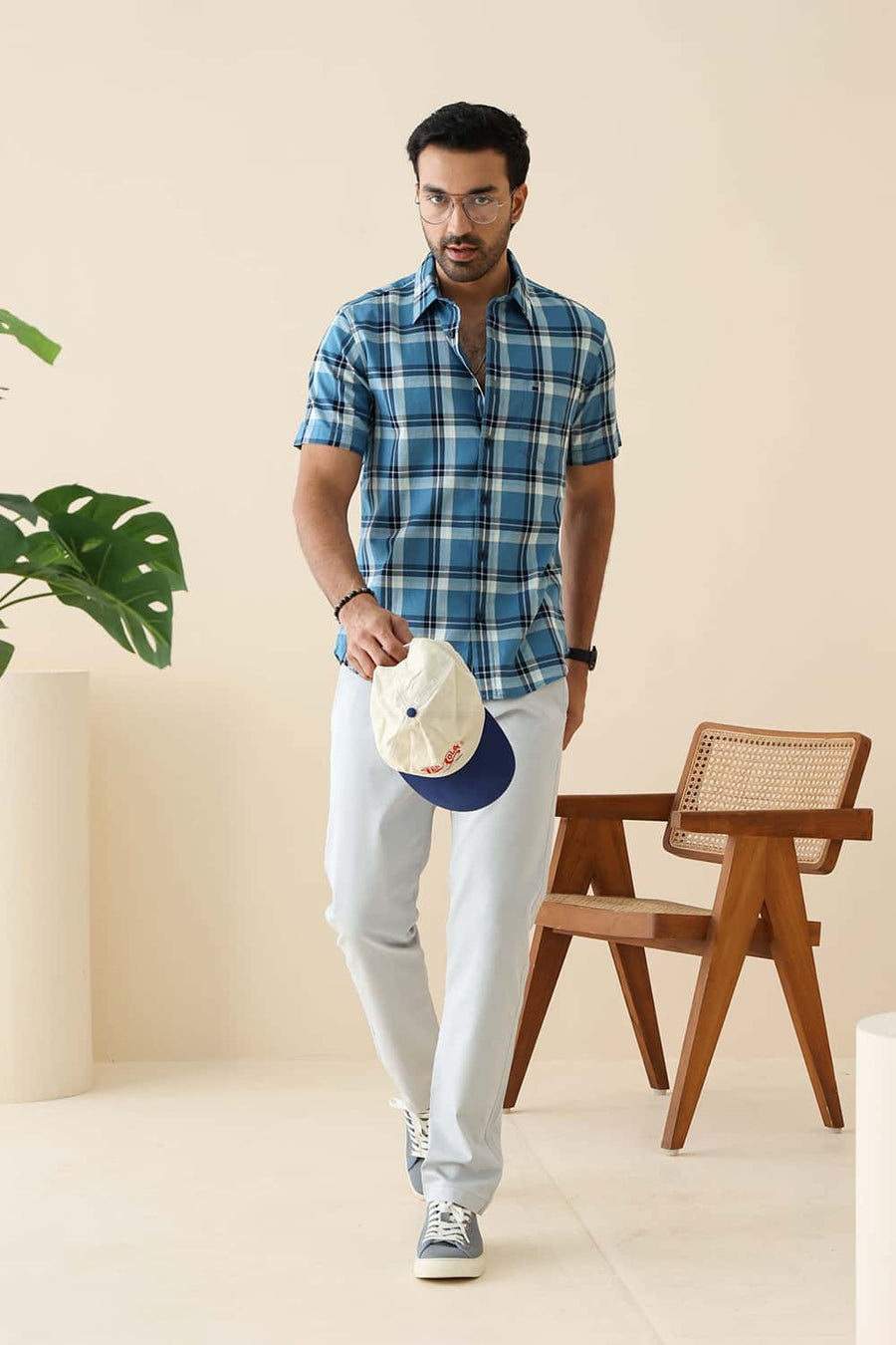 Basics Slim Fit Blue Moon Cotton Herring Bone Checks Halfsleeves Shirt