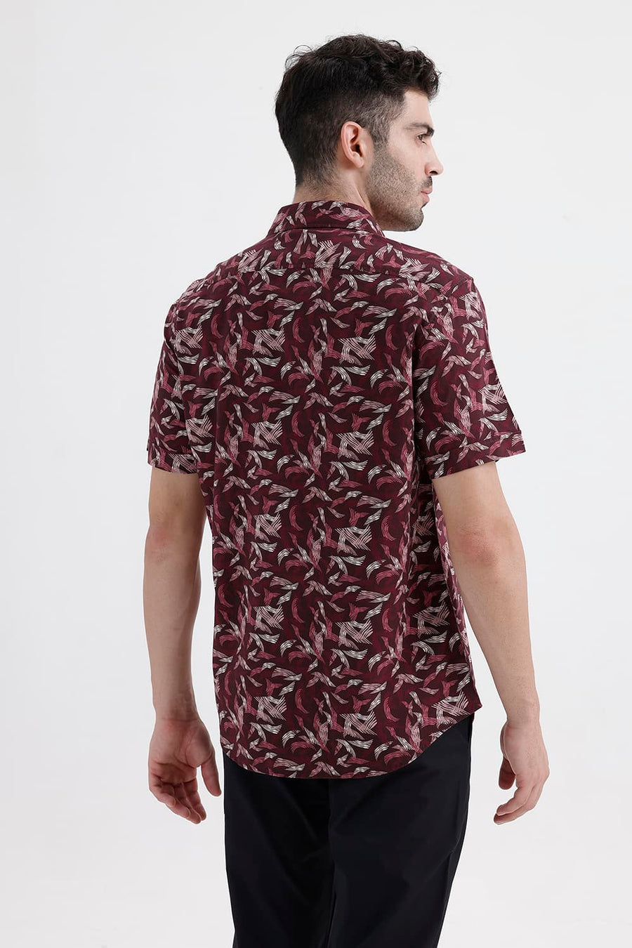 BASICS SLIM FIT PORT RED COTTON VISCOSE PRINTED HALFSLEEVES SHIRT