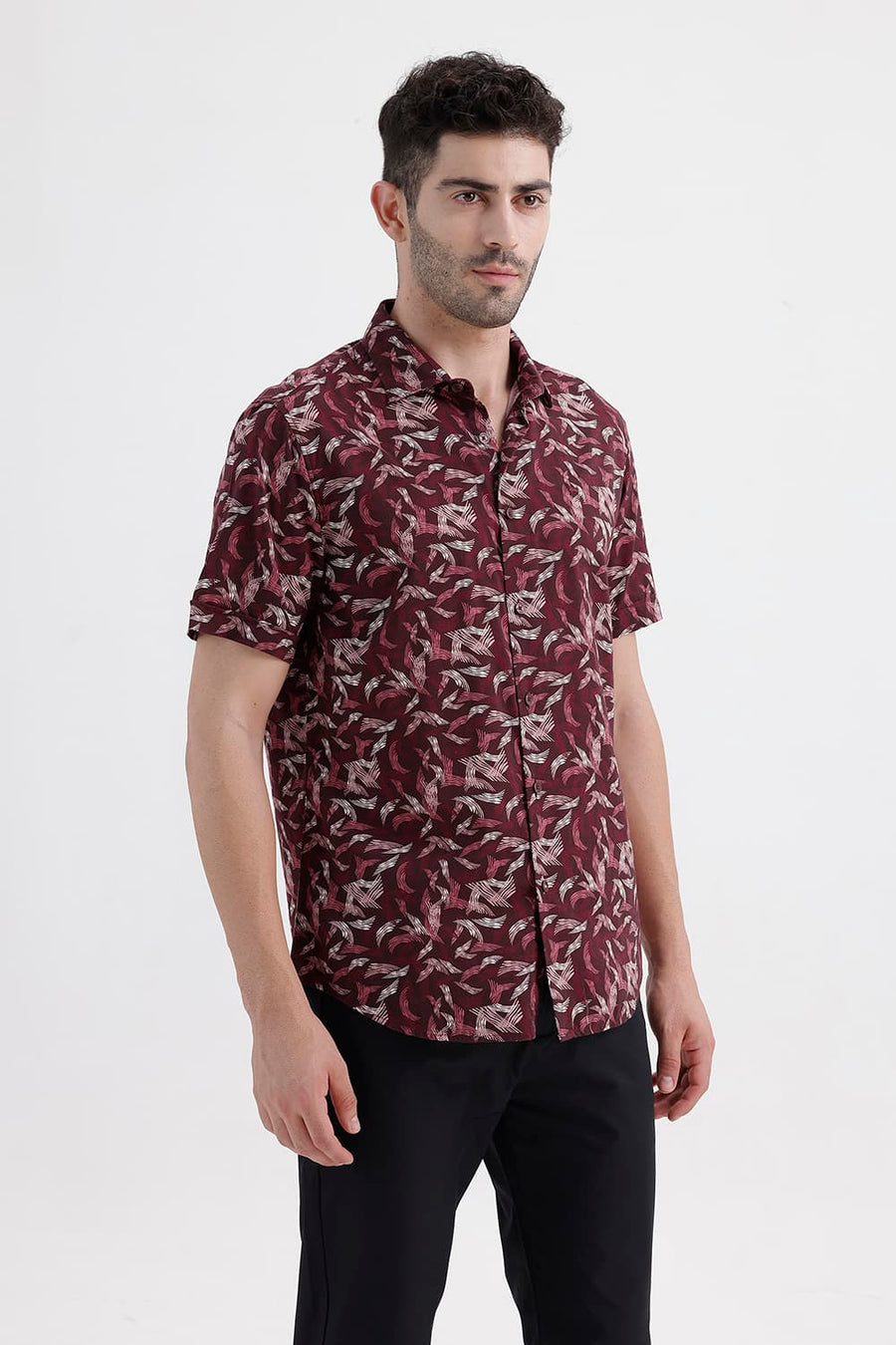 BASICS SLIM FIT PORT RED COTTON VISCOSE PRINTED HALFSLEEVES SHIRT