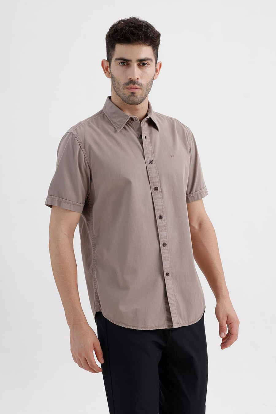 BASICS SLIM FIT MOUNTAIN BROWN COTTON TWILL HALFSLEEVES SHIRT