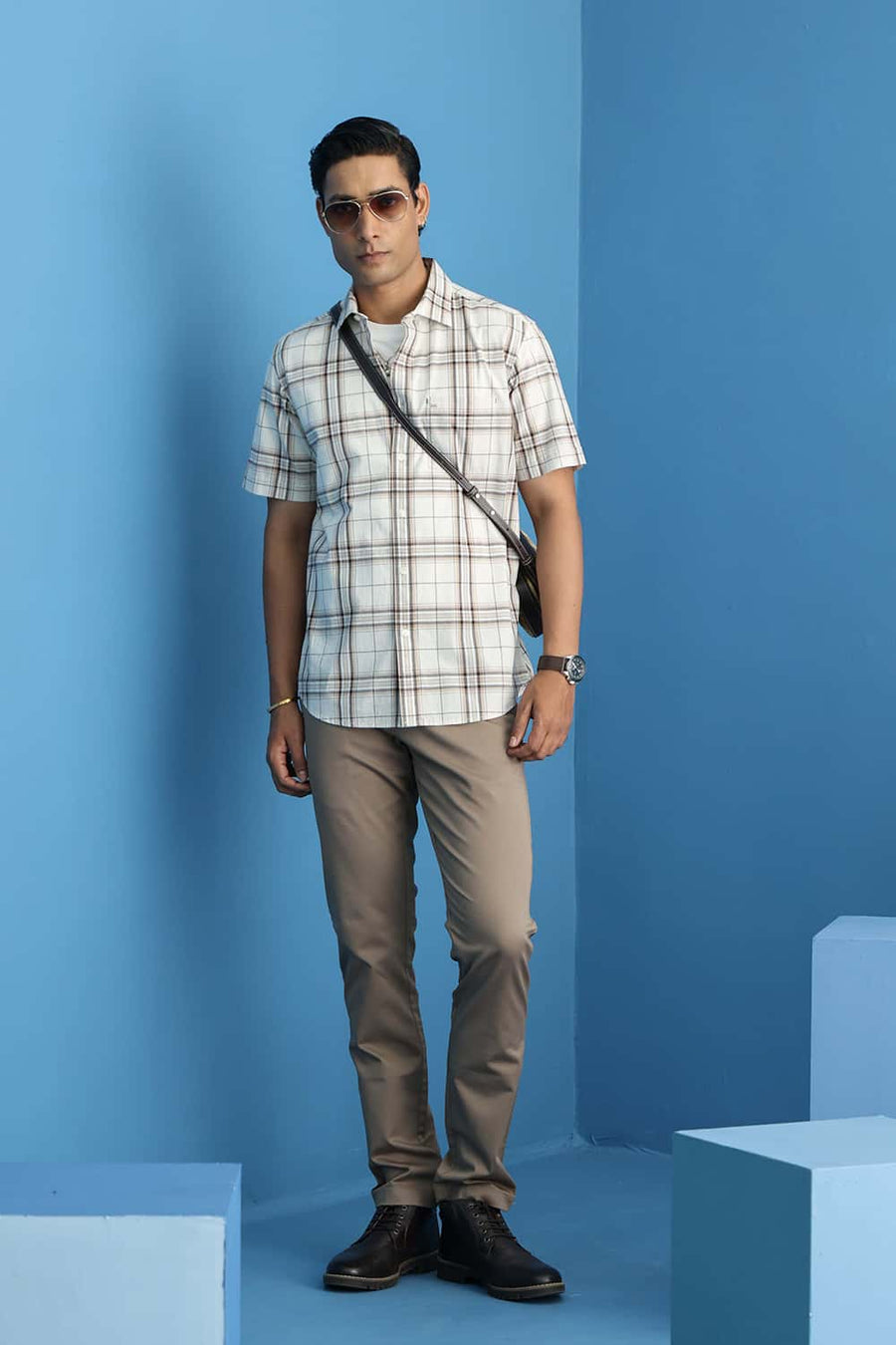 Basics Slim Fit Arctic Ecru Cotton Checks Halfsleeves Shirt