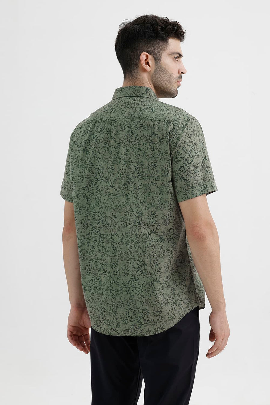 BASICS SLIM FIT SPRAY GREEN COTTON PRINTED HALFSLEEVES SHIRT