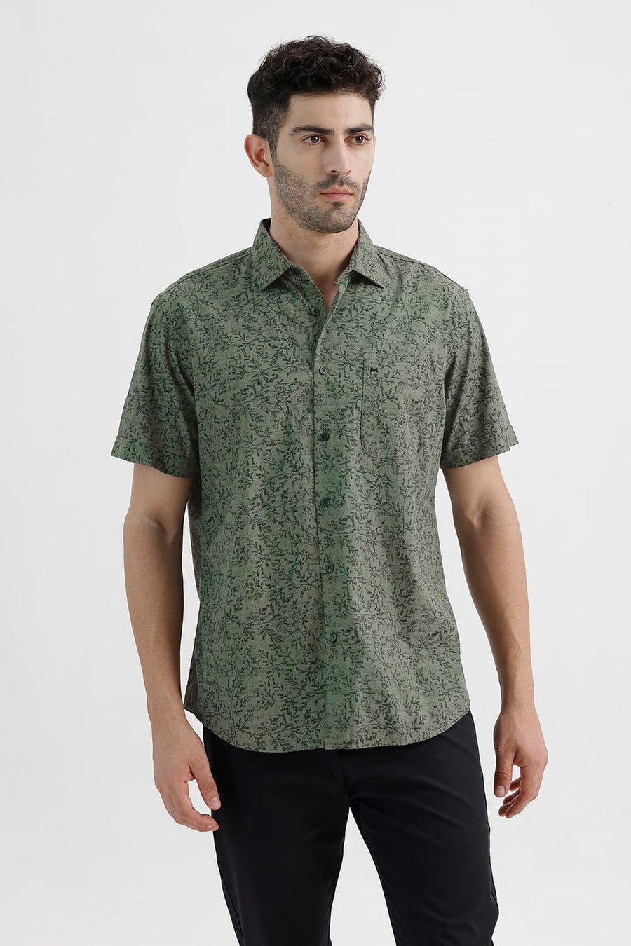 BASICS SLIM FIT SPRAY GREEN COTTON PRINTED HALFSLEEVES SHIRT