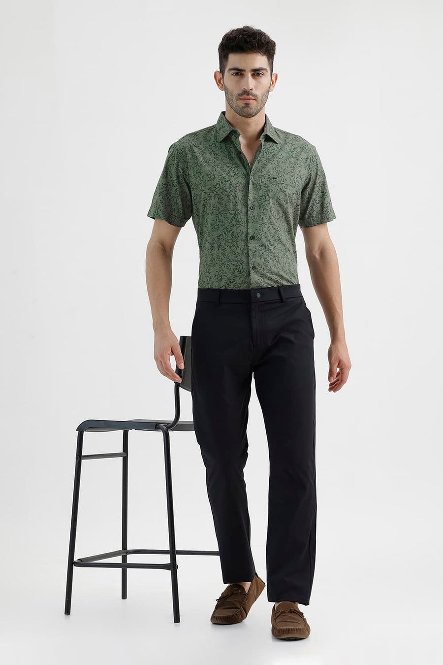 BASICS SLIM FIT SPRAY GREEN COTTON PRINTED HALFSLEEVES SHIRT