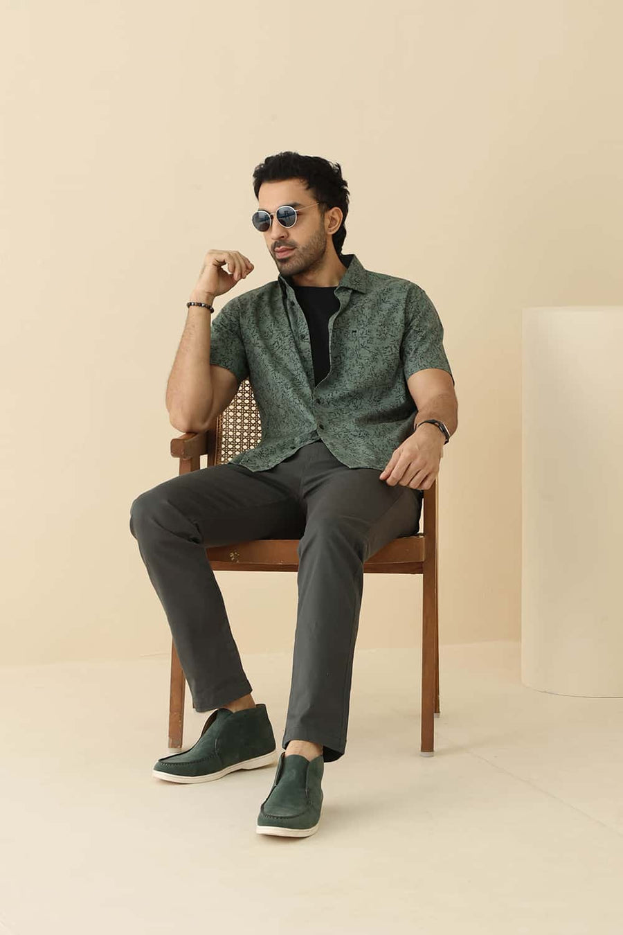 BASICS SLIM FIT SPRAY GREEN COTTON PRINTED HALFSLEEVES SHIRT