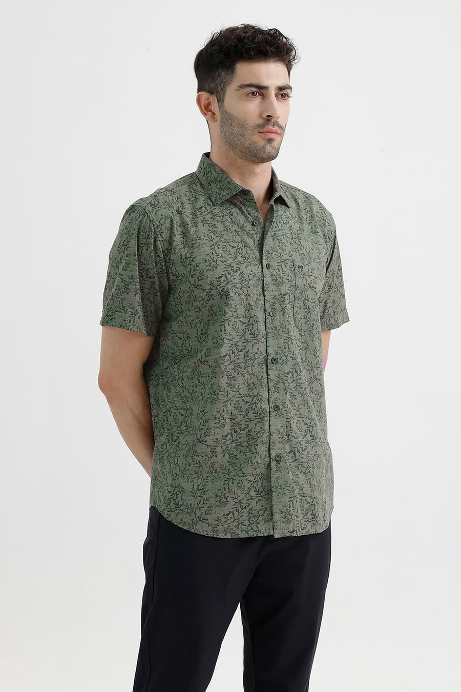 BASICS SLIM FIT SPRAY GREEN COTTON PRINTED HALFSLEEVES SHIRT