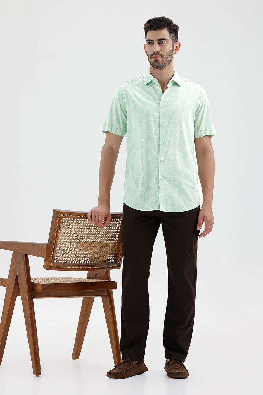 BASICS SLIM FIT SPRAY GREEN COTTON VISCOSE PRINTED HALFSLEEVES SHIRT