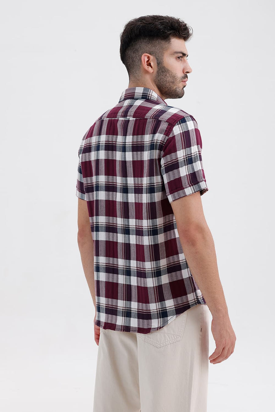 BASICS SLIM FIT TAWNY MAROON COTTON DOBBY CHECKS HALFSLEEVES SHIRT