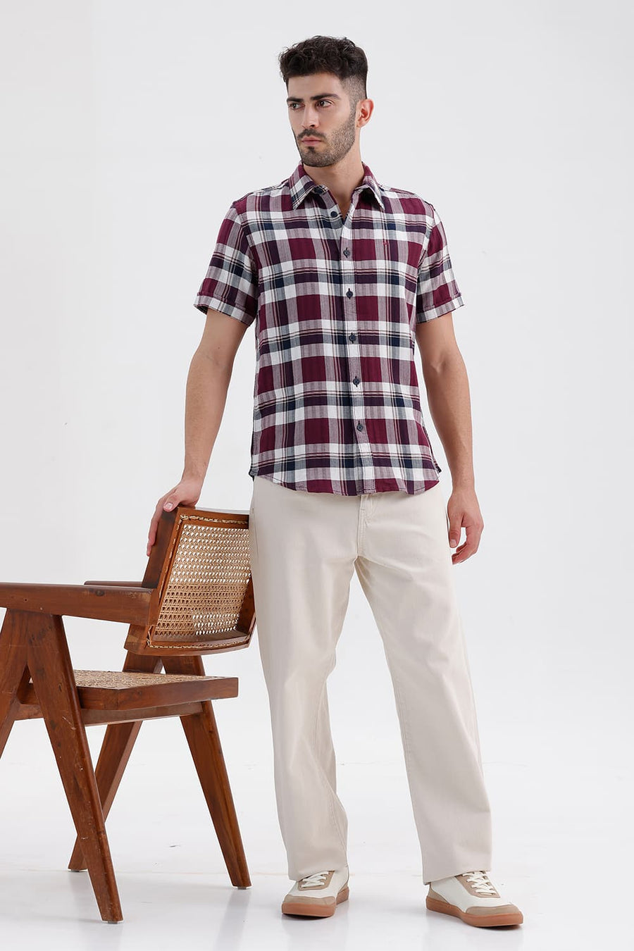 BASICS SLIM FIT TAWNY MAROON COTTON DOBBY CHECKS HALFSLEEVES SHIRT