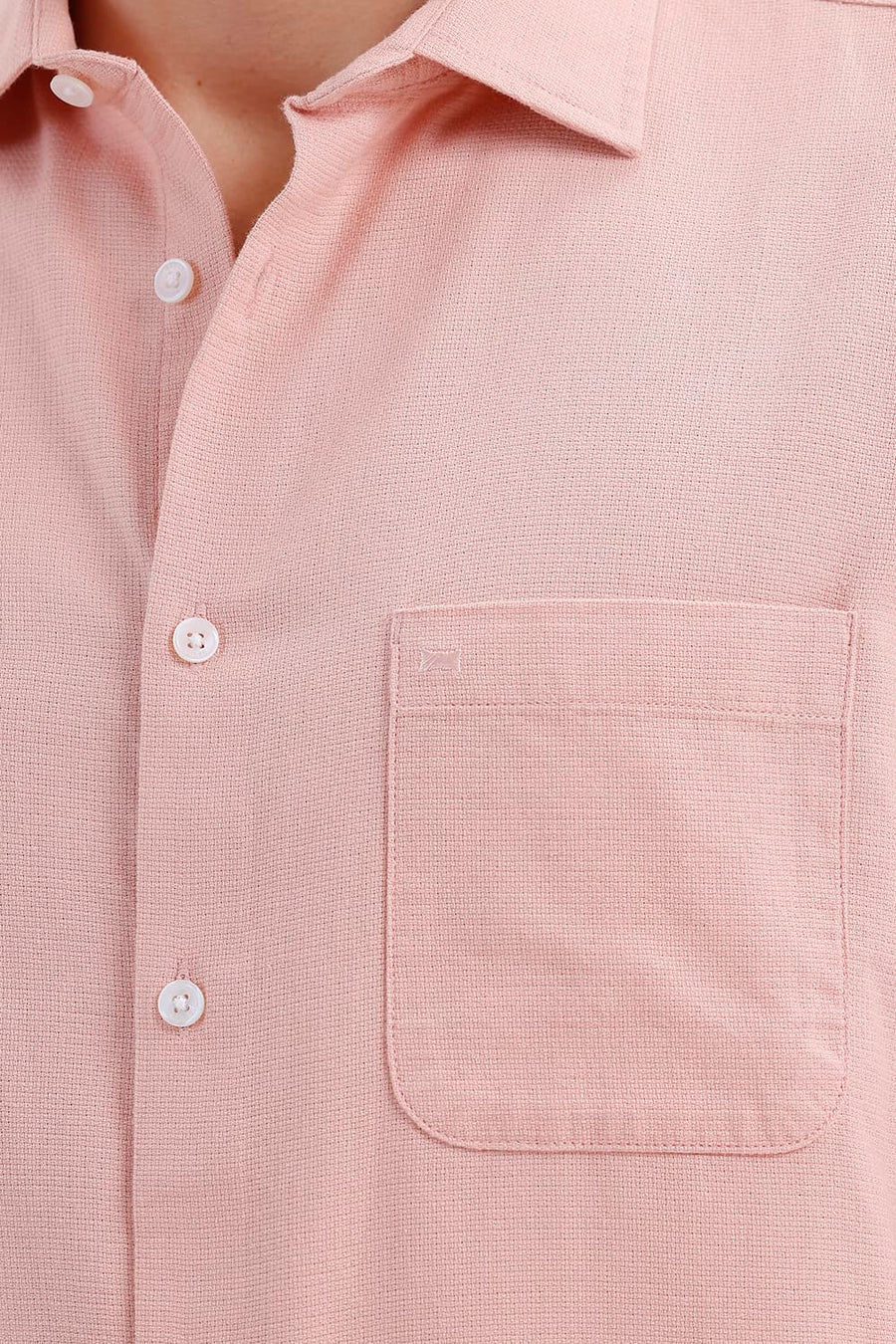 BASICS SLIM FIT MELLOW PEACH COTTON VISCOSE DOBBY HALFSLEEVES SHIRT