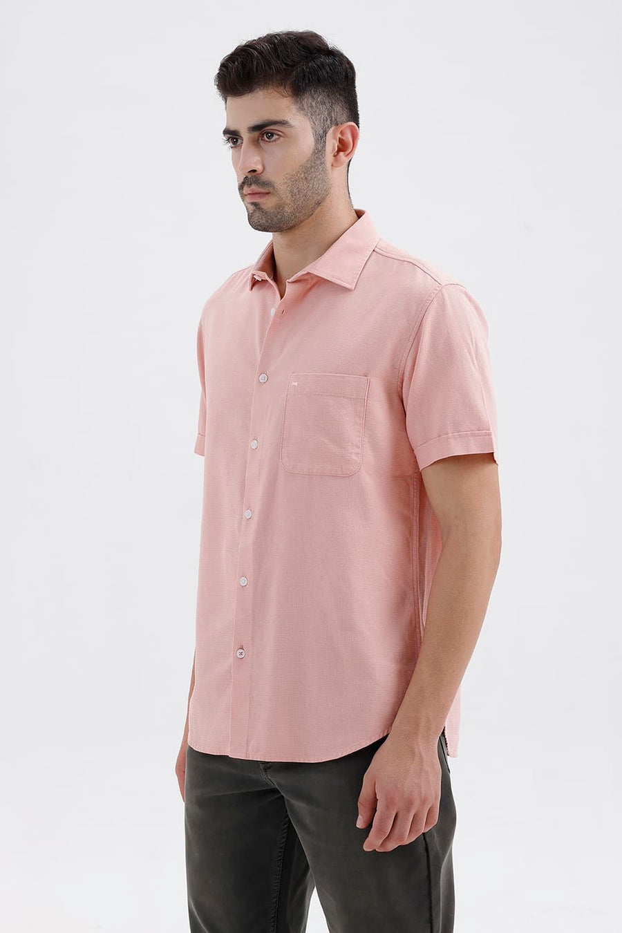 BASICS SLIM FIT MELLOW PEACH COTTON VISCOSE DOBBY HALFSLEEVES SHIRT