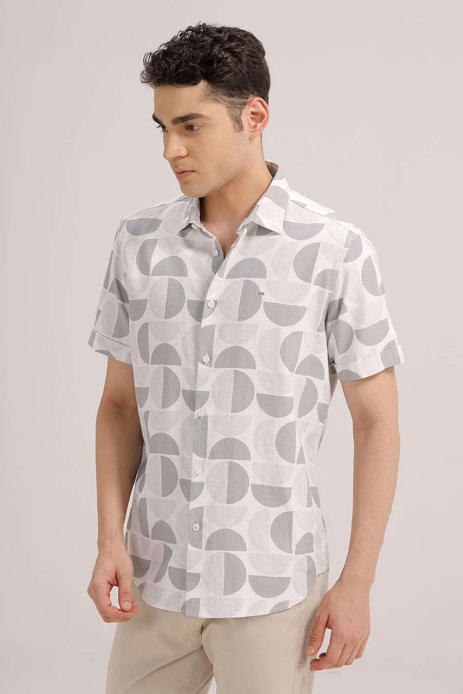 BASICS SLIM FIT WHITE COTTON HOPSACK PRINTED HALFSLEEVES SHIRT
