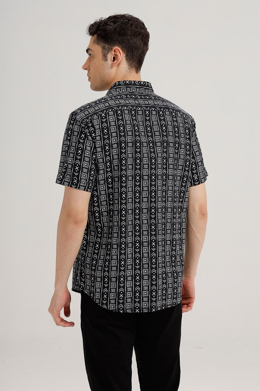 BASICS SLIM FIT BLACK COTTON HOPSACK PRINTED HALFSLEEVES SHIRT