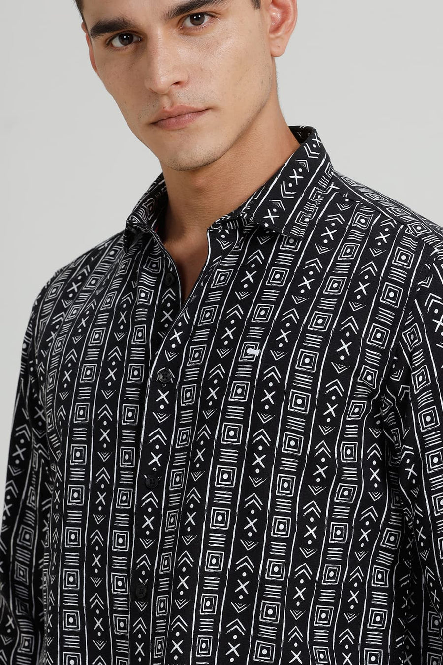 BASICS SLIM FIT BLACK COTTON HOPSACK PRINTED SHIRT