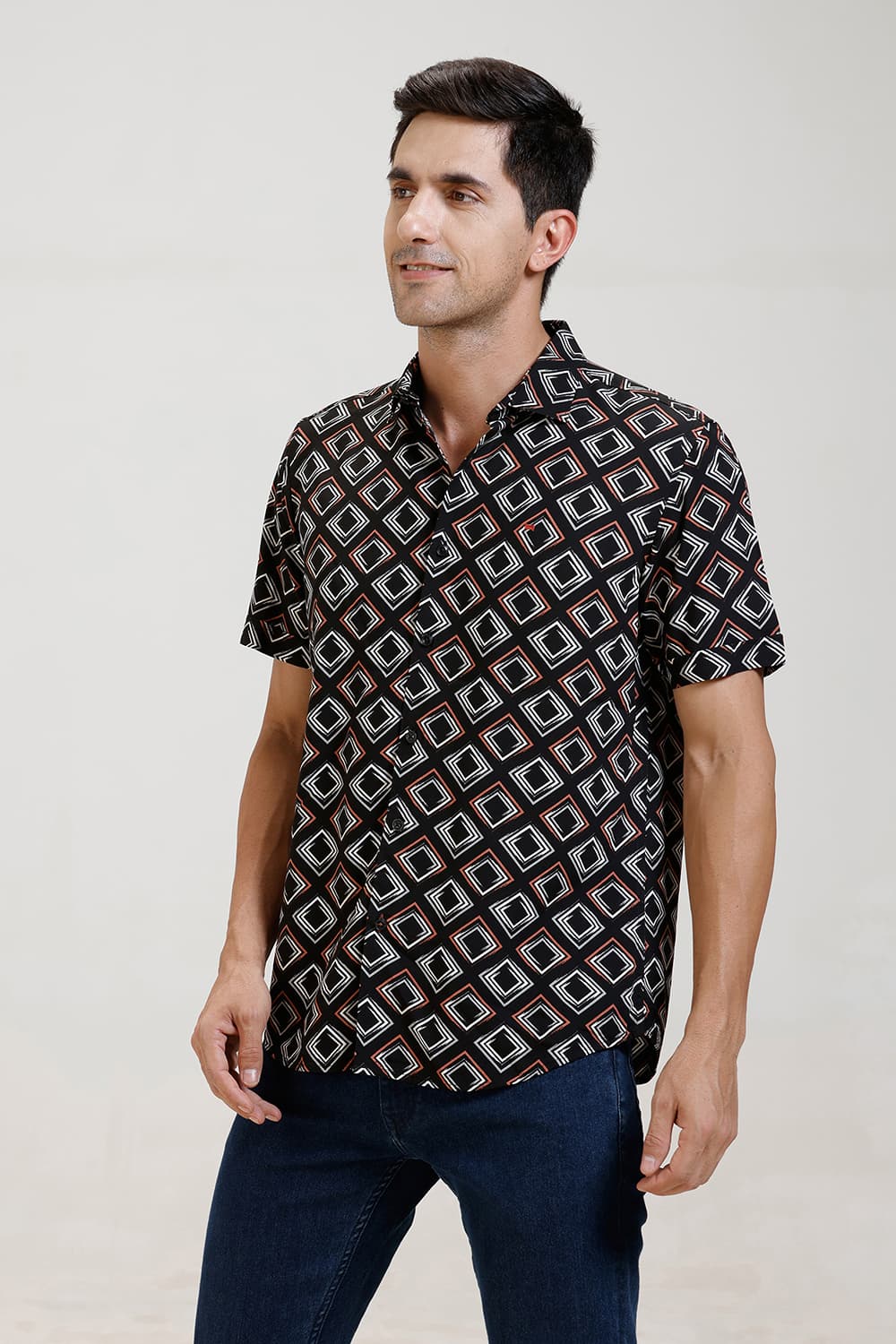 SLIM FIT VISCOSE PRINTED HALFSLEEVES SHIRT