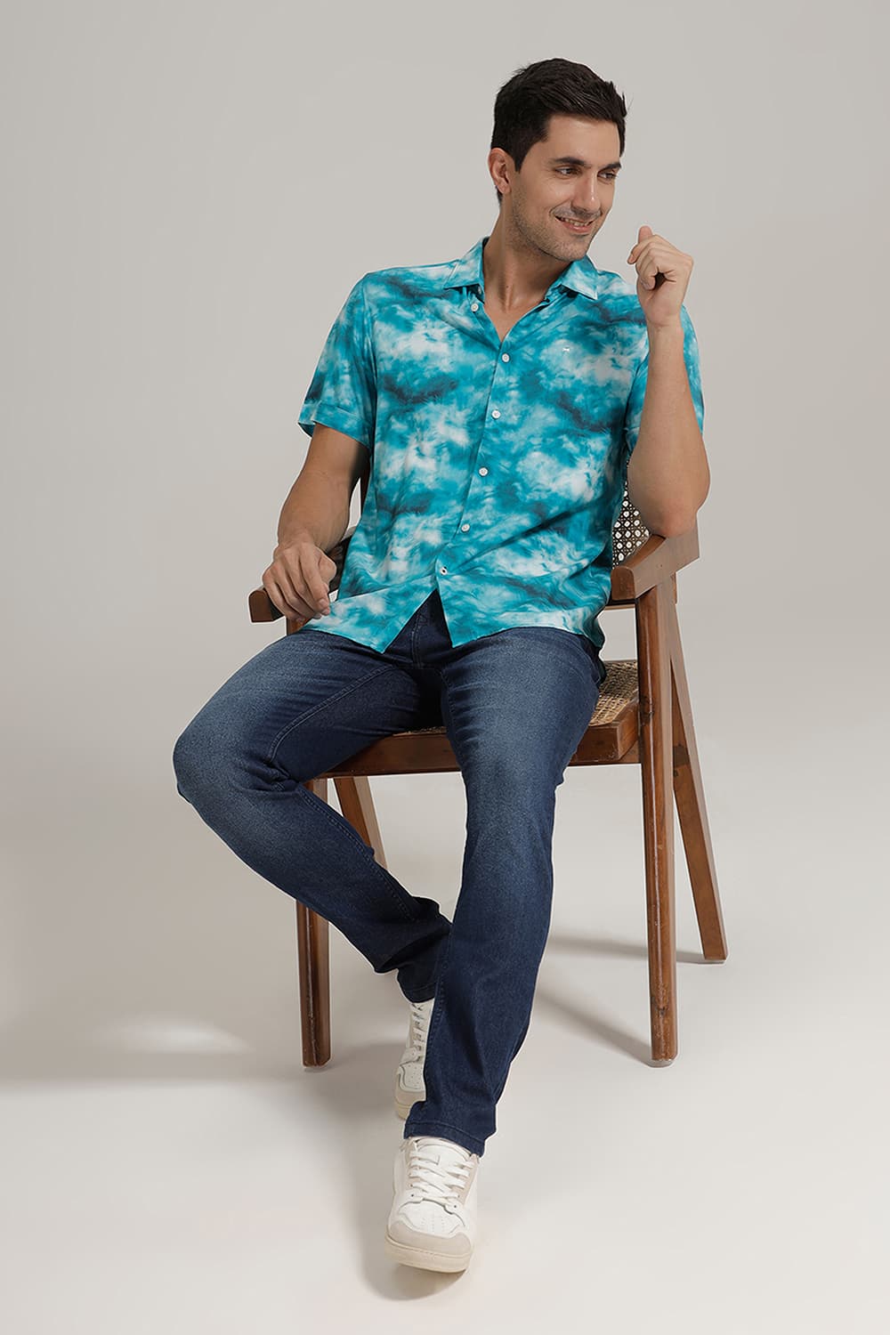 SLIM FIT VISCOSE DIGITAL PRINTED HALFSLEEVES SHIRT