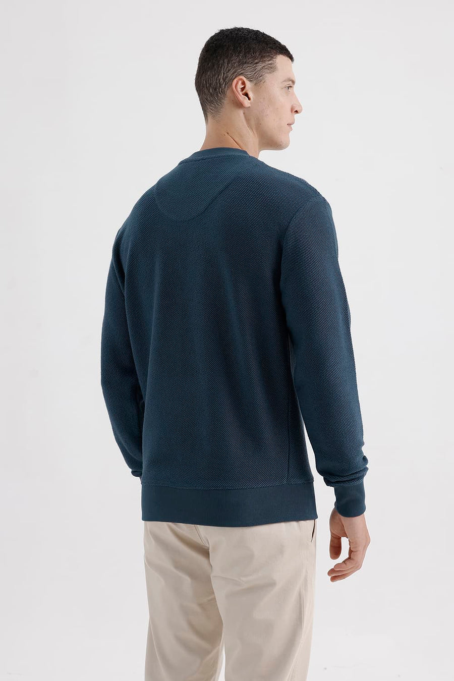 BASICS COMFORT FIT REFLECTING POND COTTON CREW SWEART SHIRT